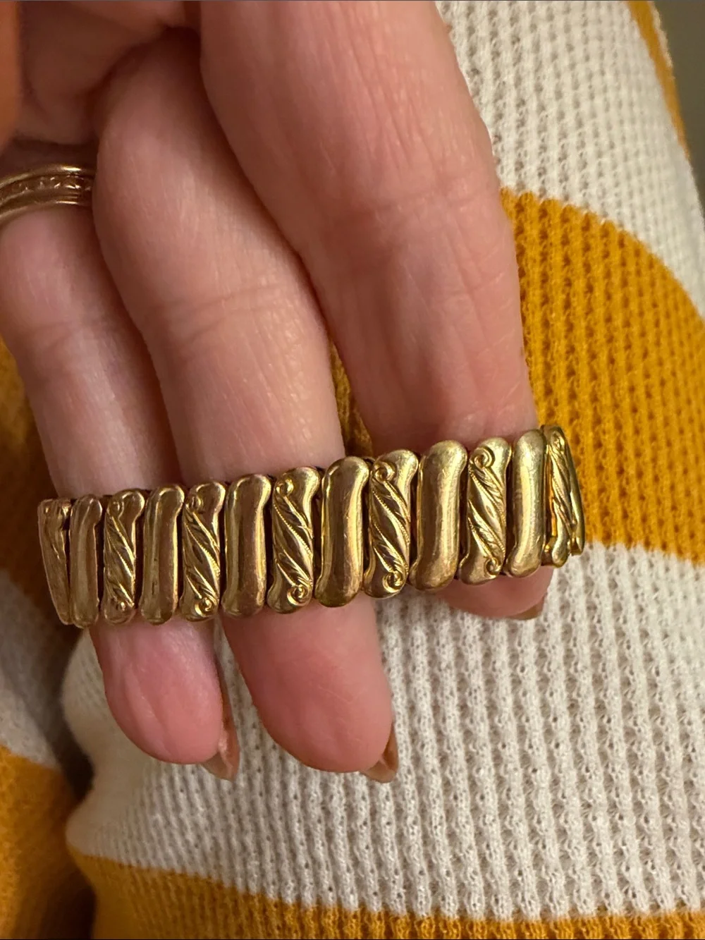 BELLAVANCE & SONS elegant gold